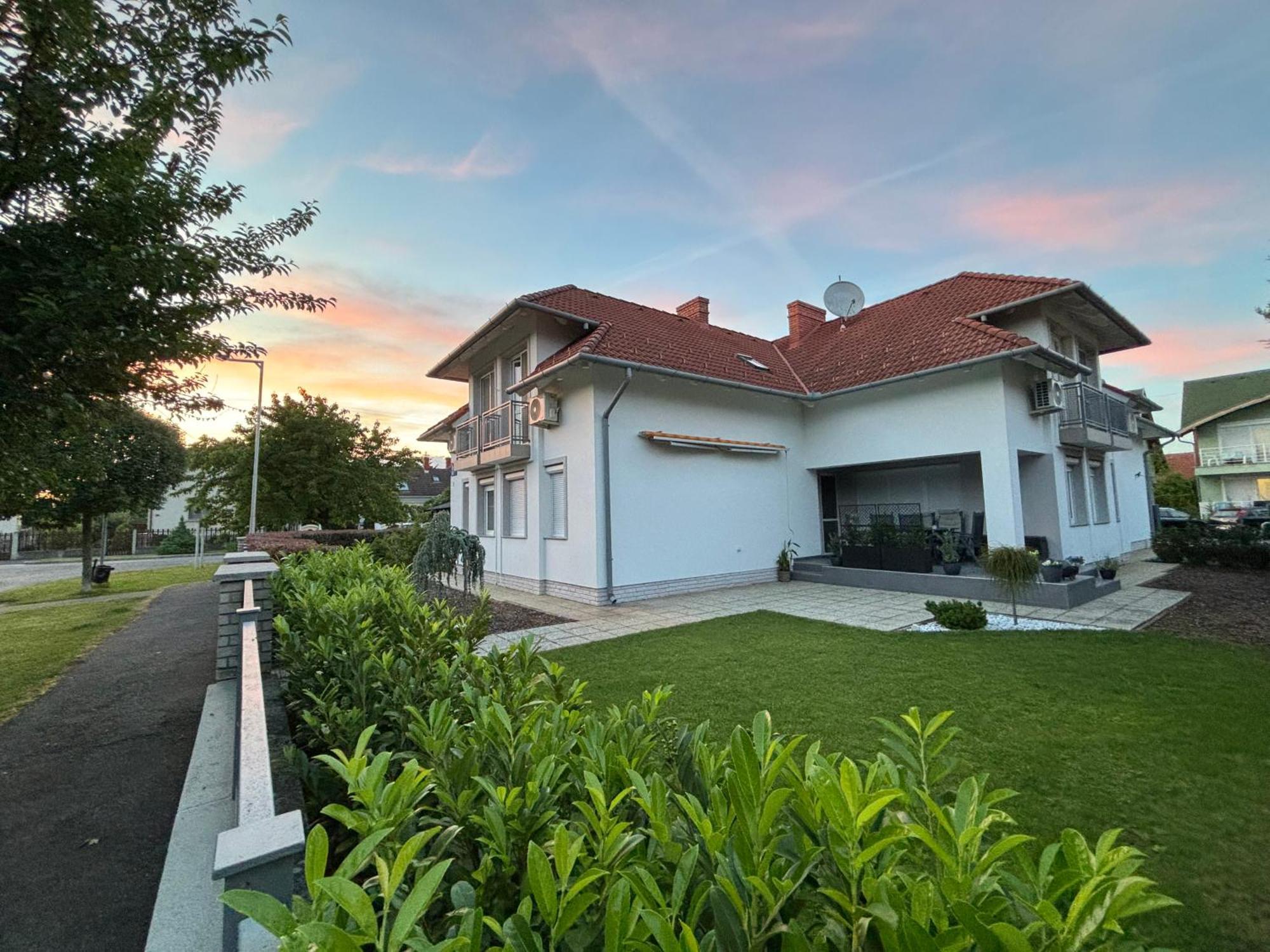 Villa Tara Buek Exterior photo